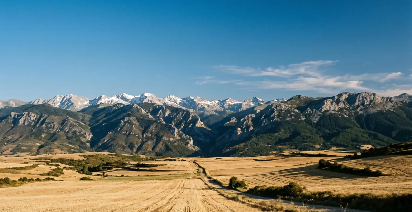 Paysage montagneux espagnol illustrant la diversité géographique et culturelle du pays